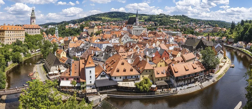 Krumlov zpoplatnil vjezd zájezdových autobusů do města. Strážníci budou rozdávat pokuty