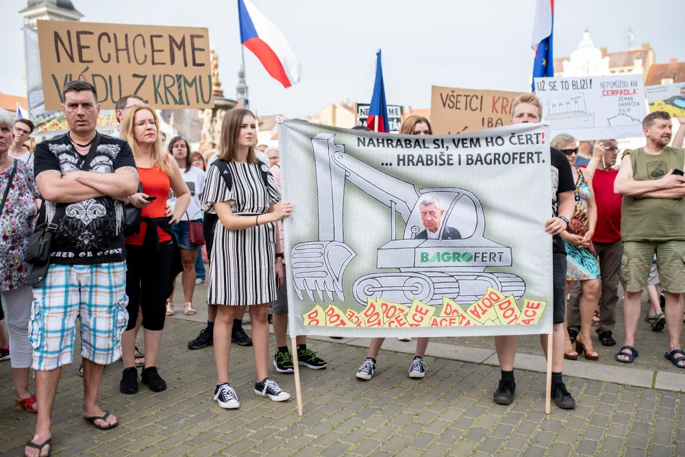 Budějcké náměstí znovu zaplnily stovky lidí