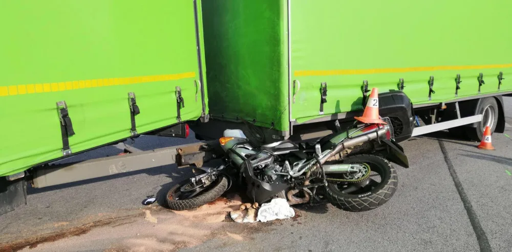 Černé úterý na jihočeských silnicích. Na Strakonicku zemřel motorkář