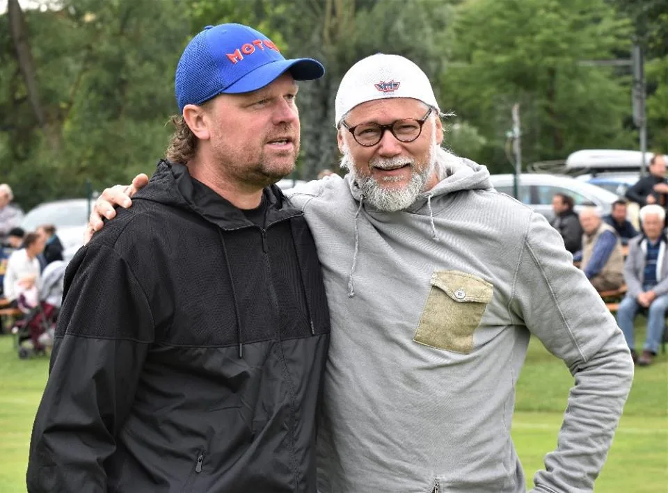 Ve Strunkovicích se v neděli představí tým hvězd, kopačky nazují i hokejisté Motoru