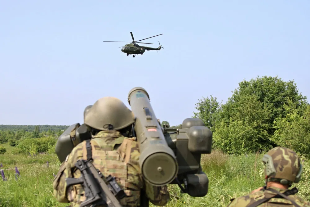 Strakoničtí vojáci na cvičení v Polsku odvraceli útoky letadel  a provedli manévr raketami