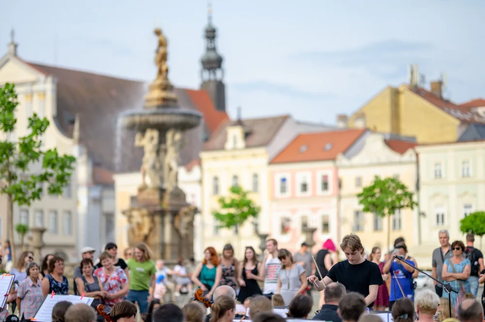 Budějce ovládnou pouliční umělci. Začal Buskers fest