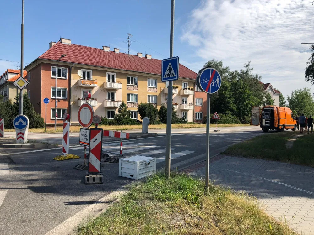 Propadlá silnice