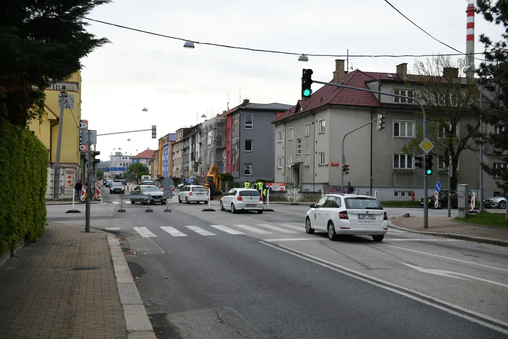Uzavírka Mánesovky