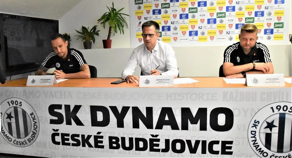 Dynamo vstupuje do ligy. Od hráčů se očekává, že na trávníku nechají srdce