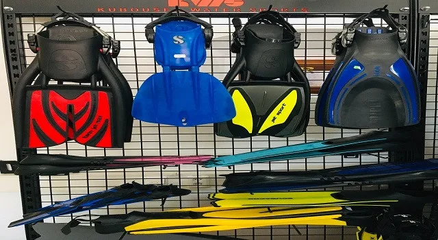 I výbava k vodě se vyplatí kupovat u odborníků. Jednou z možností je kamenný obchod a e-shop KWS sports