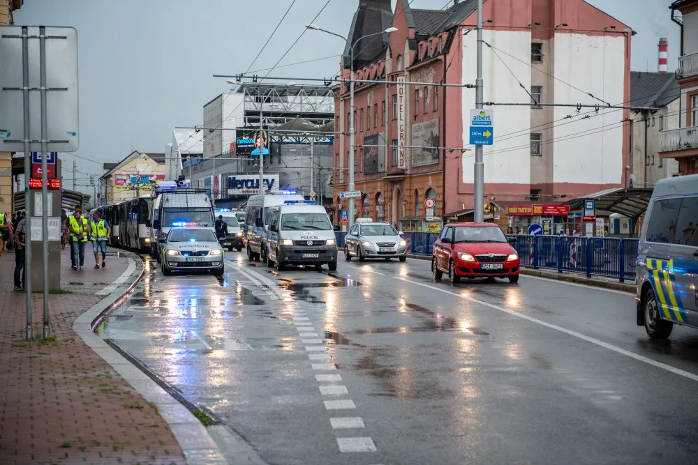 Sparťanští fanoušci dorazili do Budějc. Příjezd se obešel bez komplikací