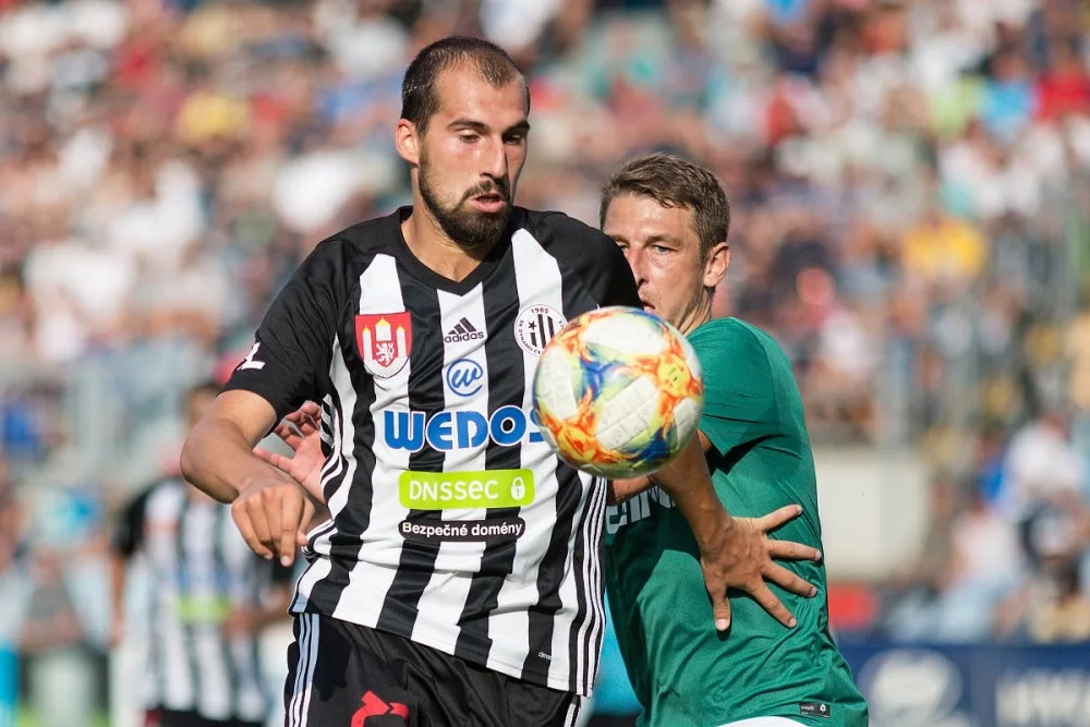 Čolič vystřelil Dynamu remízu s Jabloncem. Jihočeši na domácí vítězství stále čekají