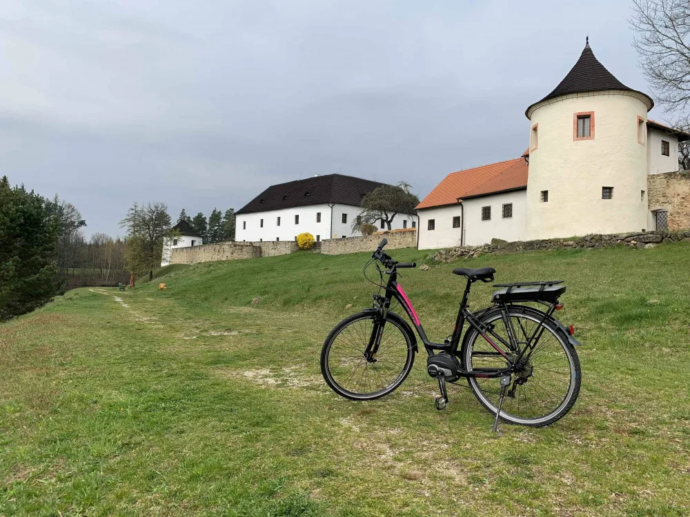 Síť elektrokol v Jihočeském kraji se opět rozrostla