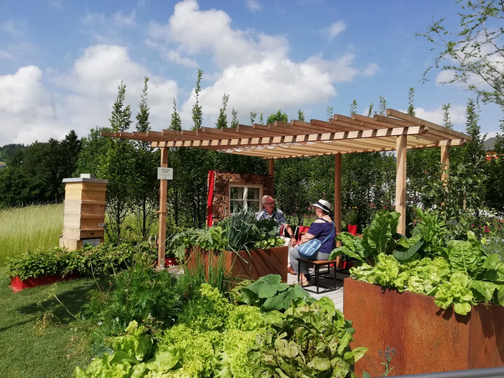 Krásná hornorakouskou výstavu Bio.Garten.Eden se vyplatí navštívit i víckrát. Květiny se obměňují dle sezóny