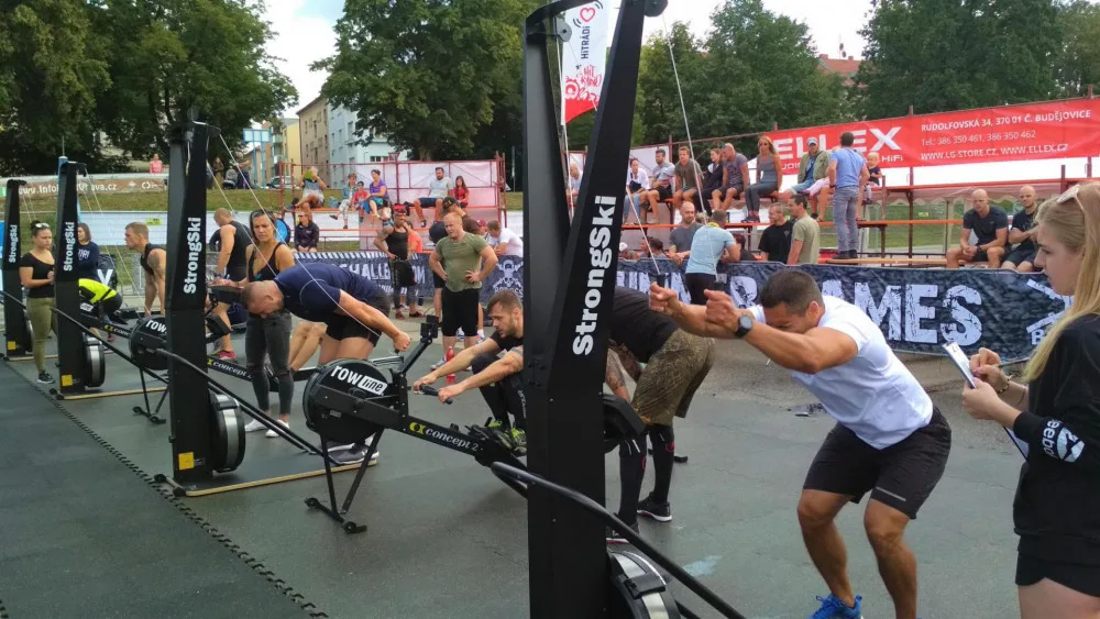 Městská policie poměřila své síly s ochrankou prezidenta i armádou