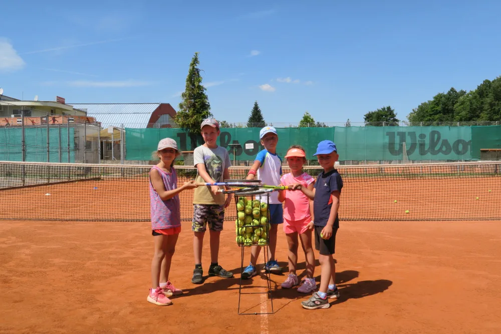 Budějcký tenisový klub LTC Tonstav – Service pořádá 3. září od 17 hodin nábor pro nejmenší zájemce.