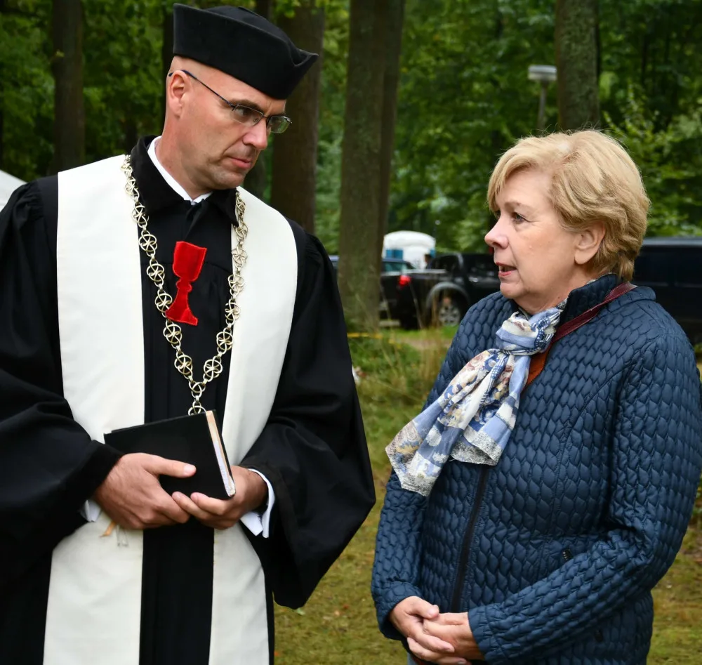 Biskup Tonzar poděkoval za péči o areál Památníku Jana Žižky. Hejtmanka Stráská odmítla přepisování našich dějin