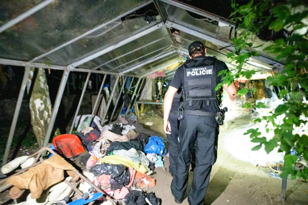 Noční návštěva squatu a opilec, který měl co dělat sám se sebou