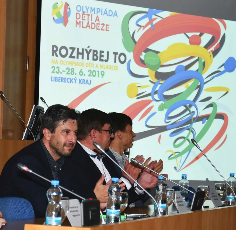 Náměstci hejtmanky poblahopřáli jihočeským sportovcům za devátou letní olympiádu dětí a mládeže