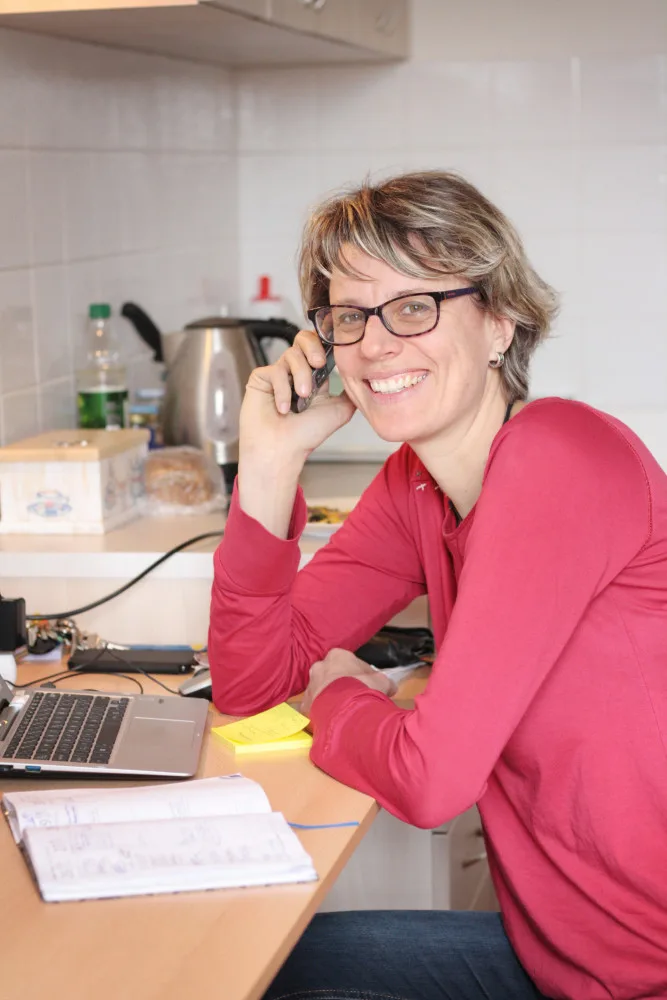 Lenka Hladková, pracovnice.