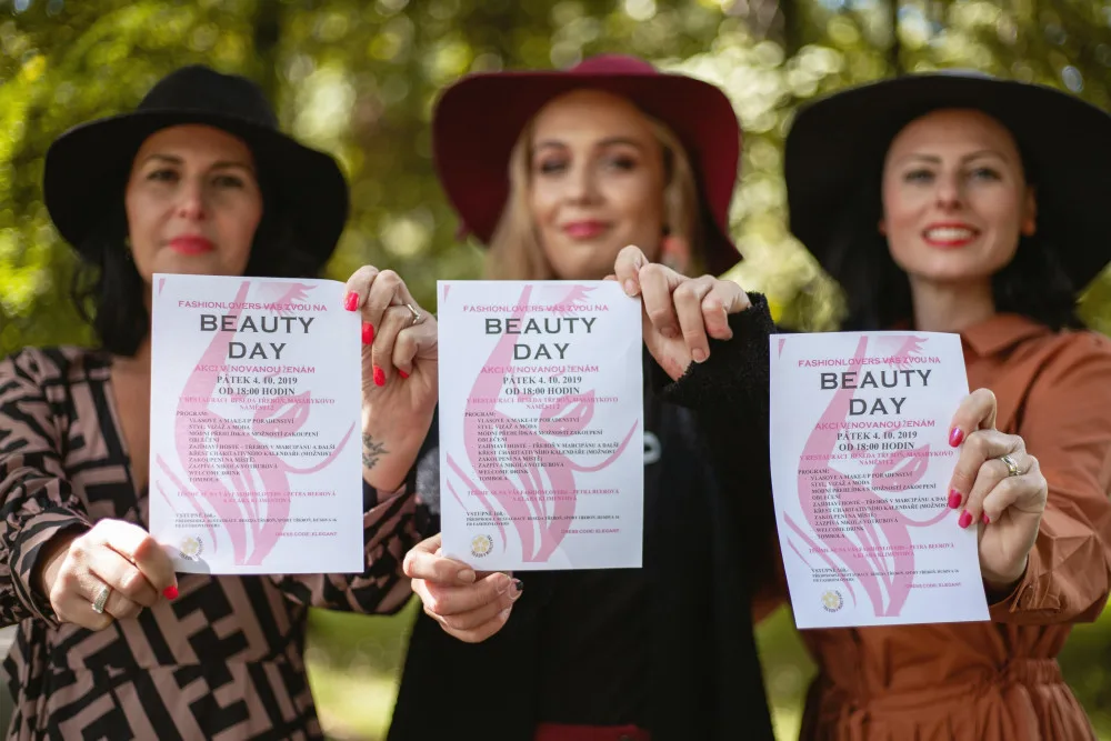 Každá žena chce být zdravá, krásná a spokojená. Co by proto měla udělat? I o tom mluvily pořadatelky akce s názvem Beauty Day Petra Beerová a Klára Klimentová.