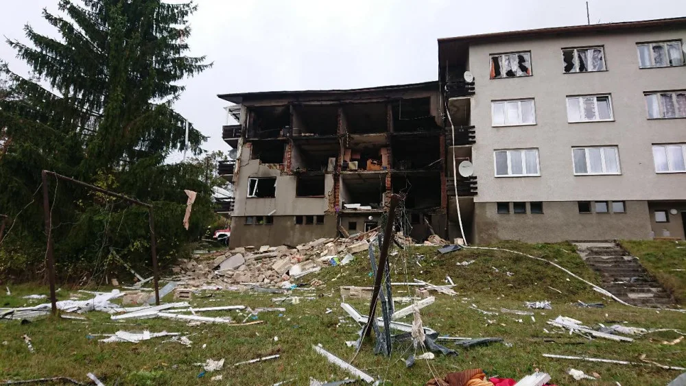 Domy v Lenoře, které nezasáhl požár, nečeká demolice