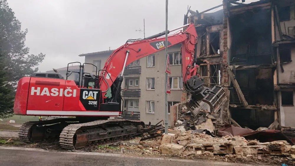 Domy v Lenoře, které nezasáhl požár, nečeká demolice