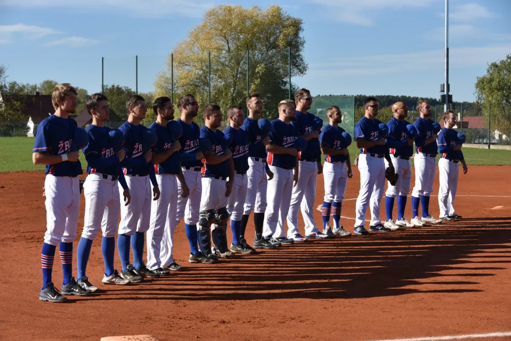 Softbalisté Ledenic vyhráli poprvé v historii českou extraligu.