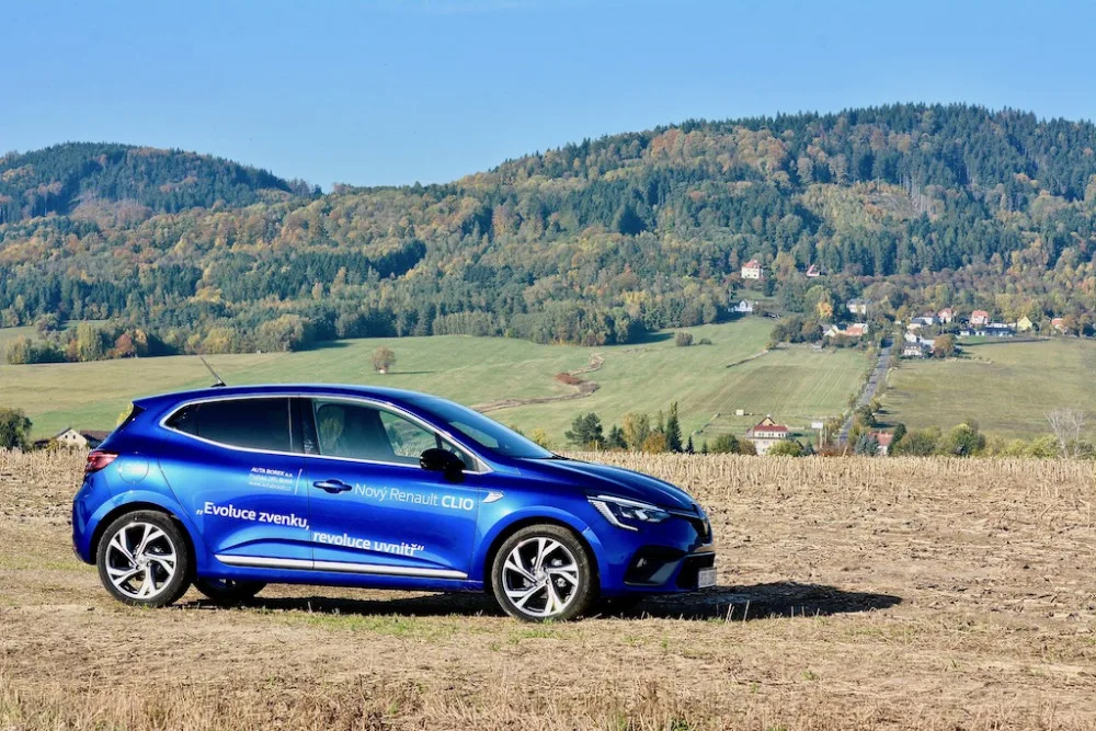 Kompaktní i svižné. Pátá generace Renaultu Clio osloví i sportovně naladěné zájemce.