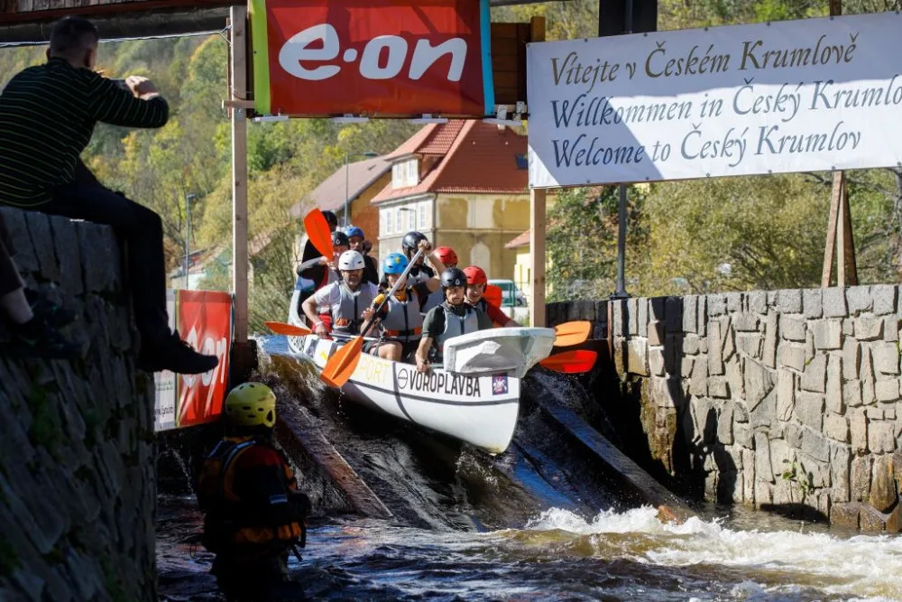 Krumlovského vodáckého maratonu se zúčastnilo 1 500 závodníků