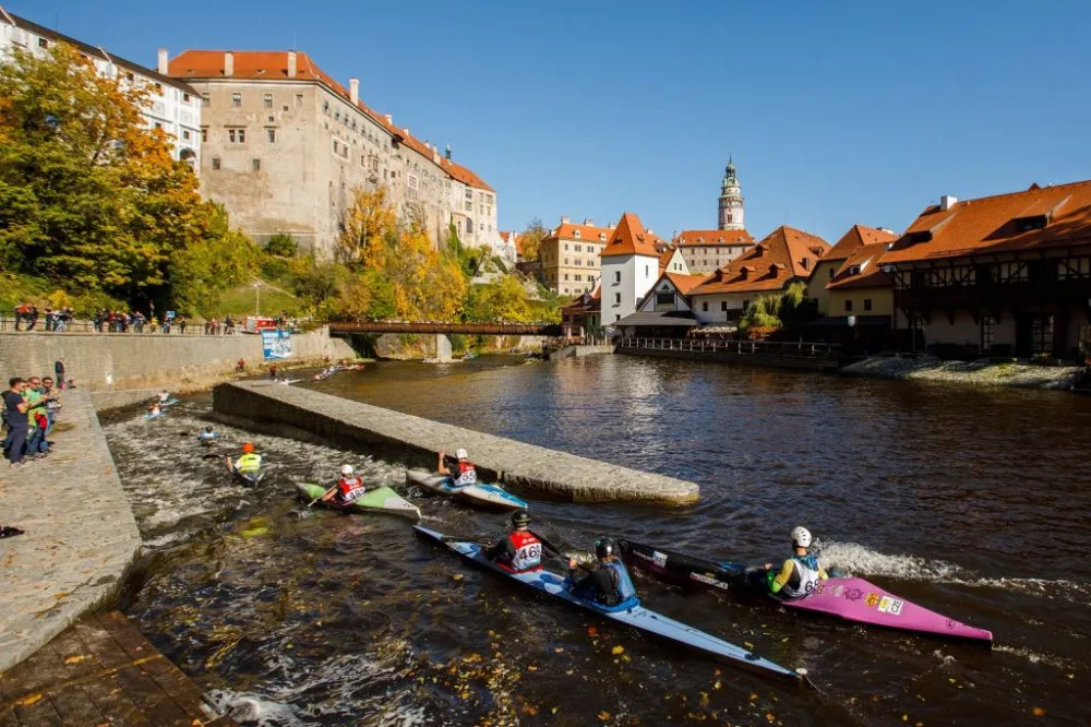 Krumlovského vodáckého maratonu se zúčastnilo 1 500 závodníků