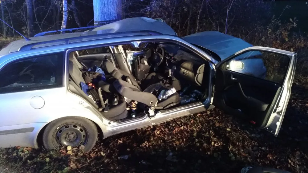 Při vážné nehodě na Táborsku zůstal v autě zaklíněny řidič