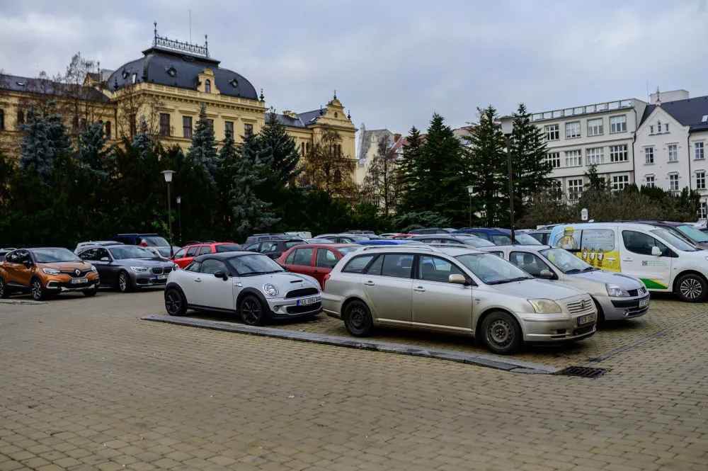 Parkoviště na Senovážném by se mohlo v budoucnu přesunout pod zem.