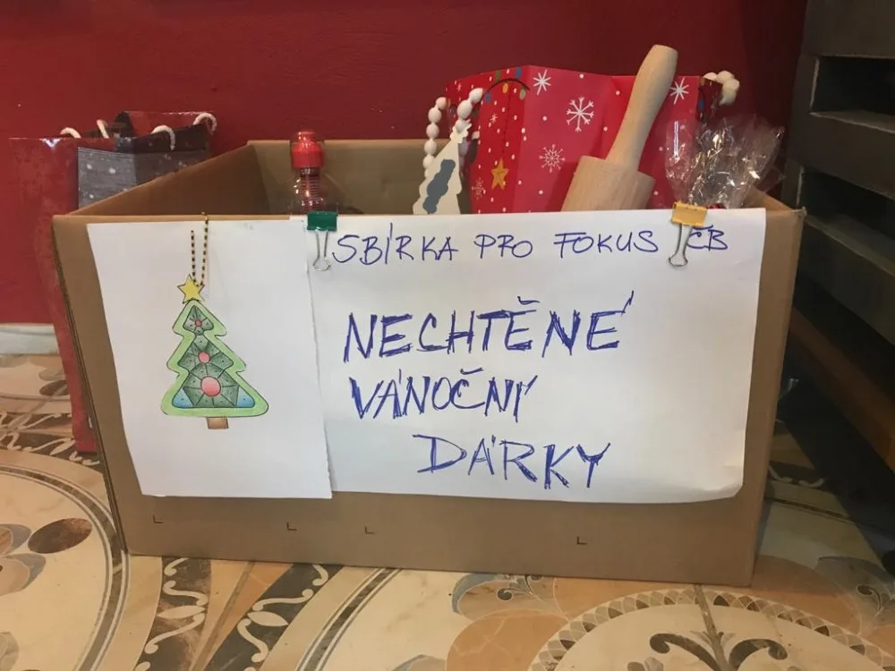 Foto G. Chmelařová Sbírka nechtěných vánočn ich darku 2