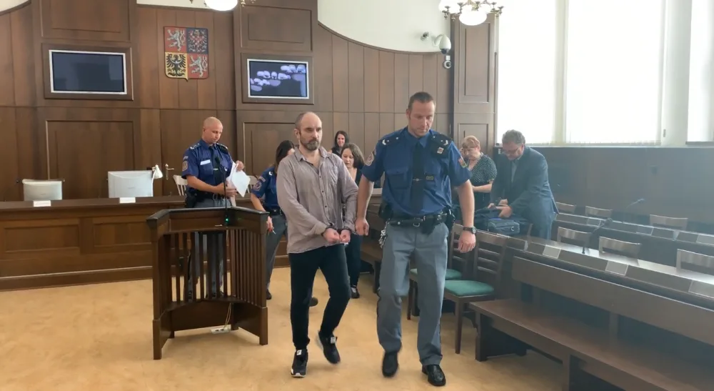Za vraždu páru u Písku potvrdil soud výjimečné tresty 28 a 27 let
