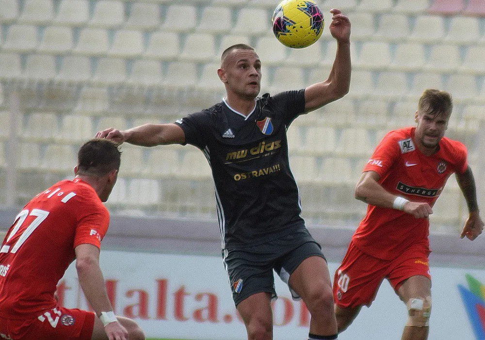 K týmu Dynama se na Kypru připojí Denis Granečný