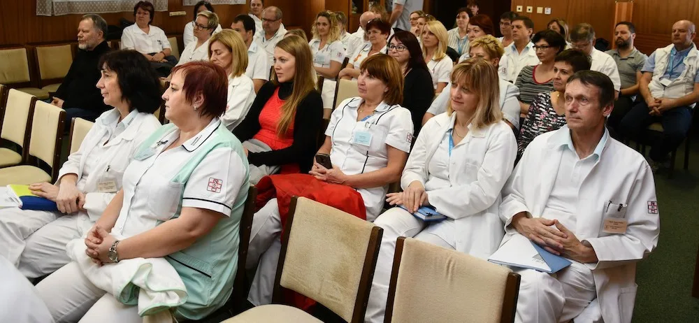 Strakonická nemocnice získala nové lůžko pro jednotku intenzivní péče