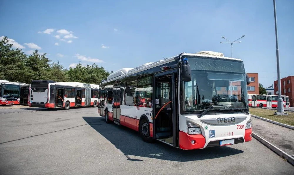 Brňáci vymysleli unikát. Město křižoval autobus poháněný našimi výkaly