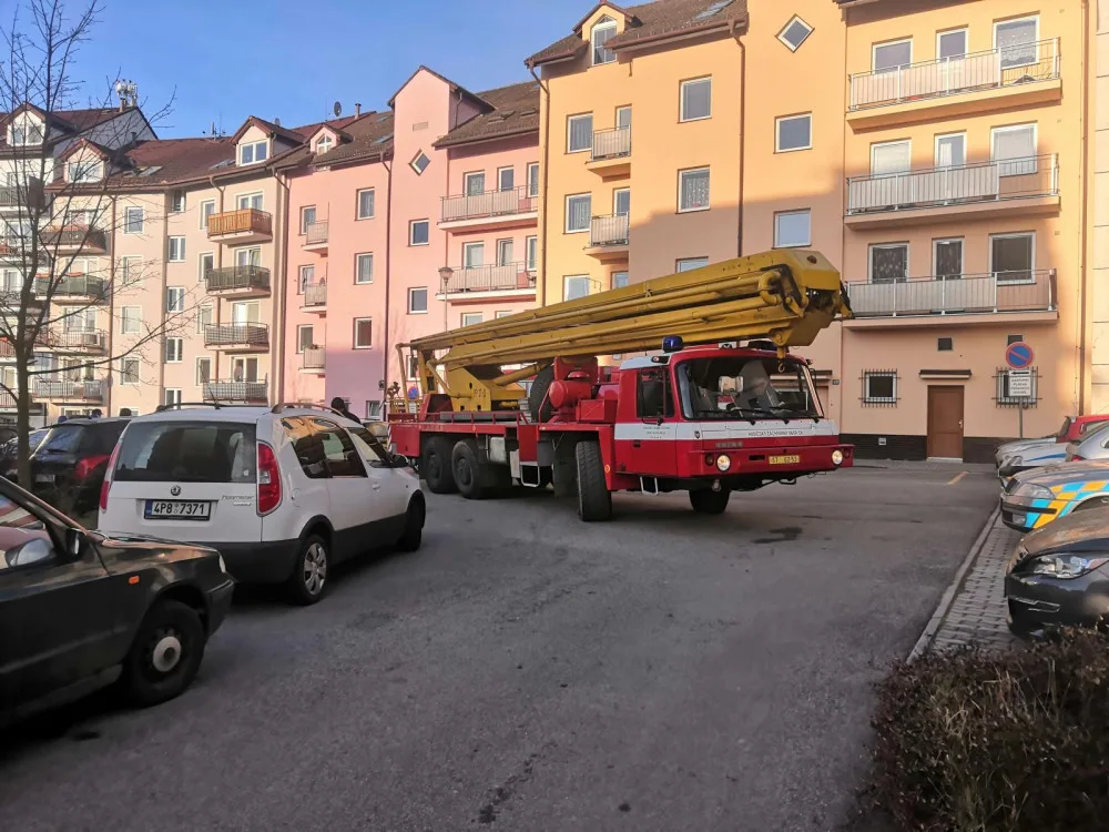 Policisté a hasiči testovali průjezdnost ulic pro záchranné složky