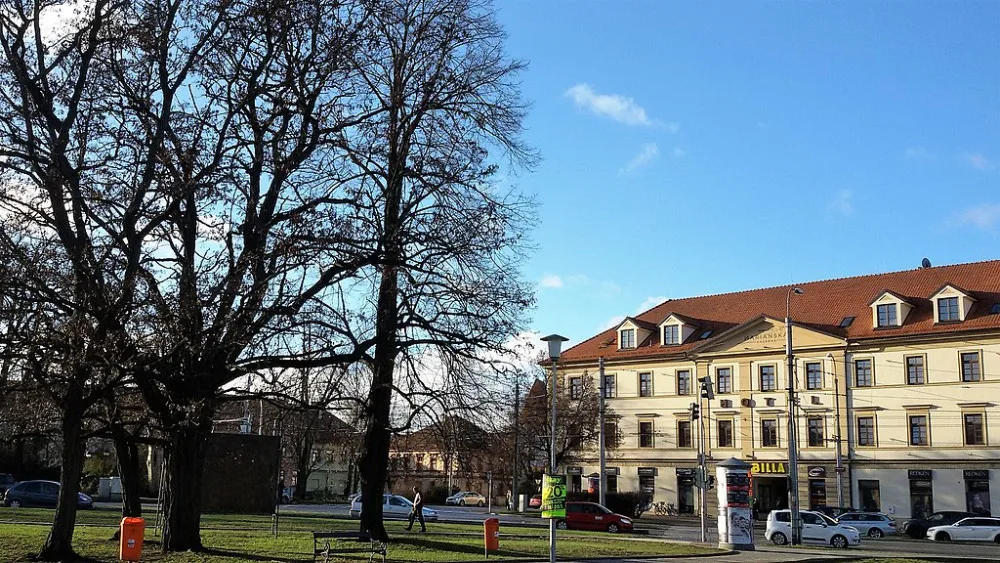 1024px-České_Budějovice_3,_Mariánské_náměstí_(02)