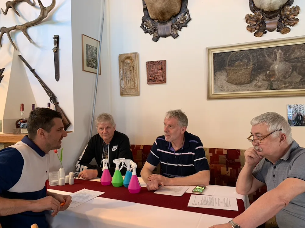 Hluboká zavře mateřské školy a zajistí zásobování seniorů