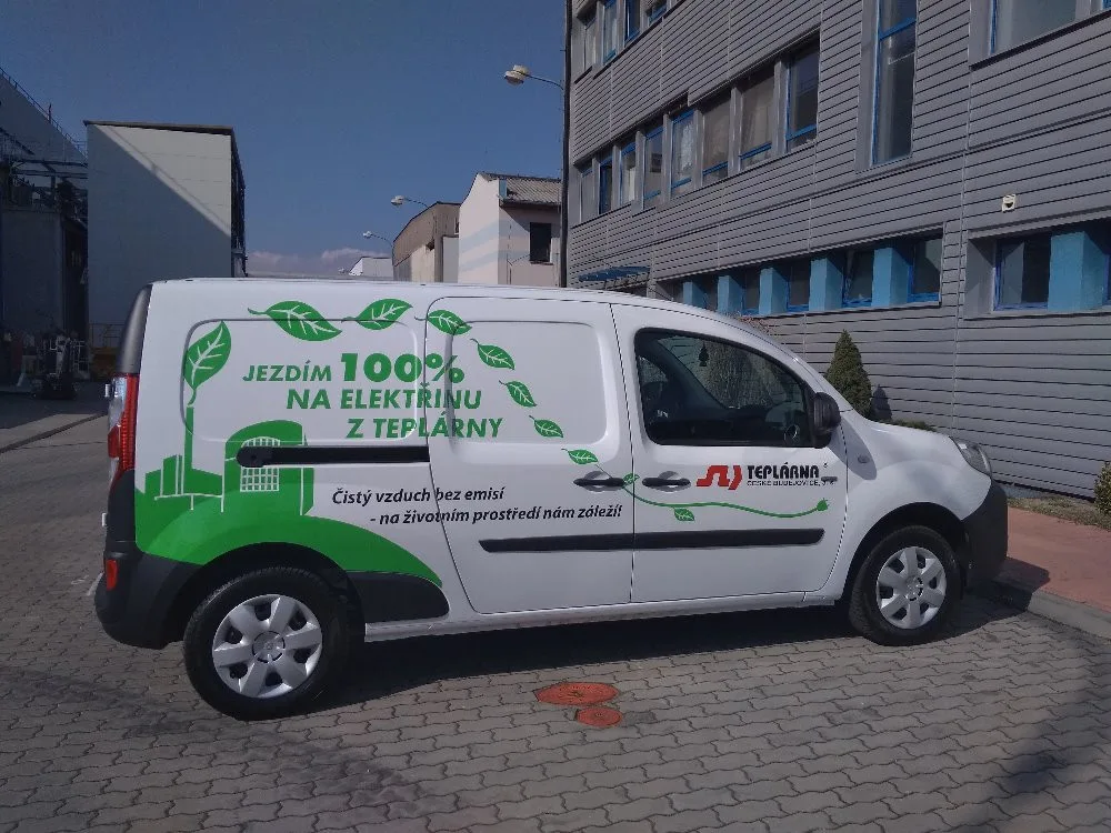 Pohotovostní četa teplárny vyzkouší elektrickou dodávku