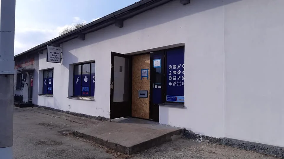 Improvizace obchodu s autodíly