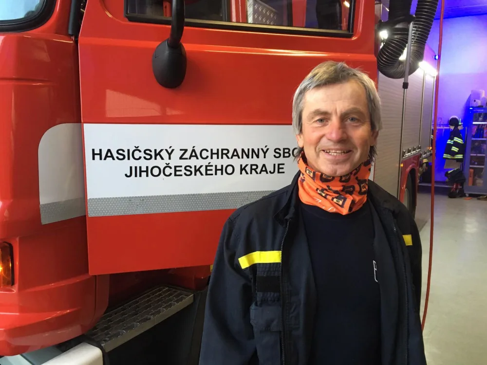 VIDEO: Poslední zahoukání pro Vladimíra Koláře, profesionální hasič sloužil v Budějcích téměř 40 let