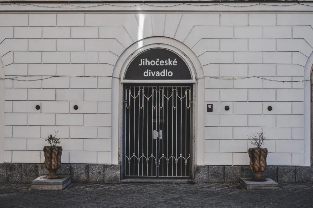 Jihočeská divadla začnou hrát v červnu, čekají na podmínky