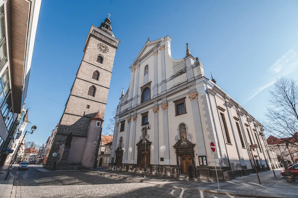 Černé věže se ujali řemeslníci. Chystají ji na otevření