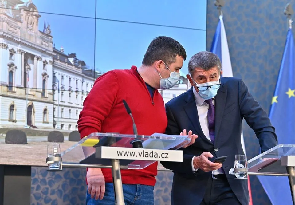 Hamáček navrhne otevření přechodů s Rakouskem a Německem
