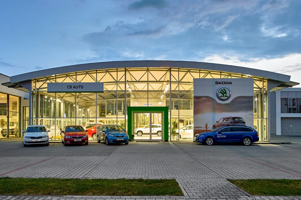 Čekání na slevy by se u aut nemuselo vyplatit
