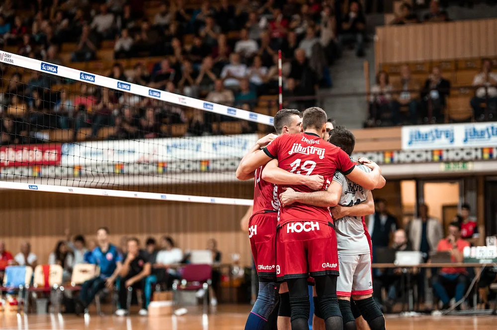 Jihostroj představil další posilu kádru, tři hráči odjíždí na reprezentaci