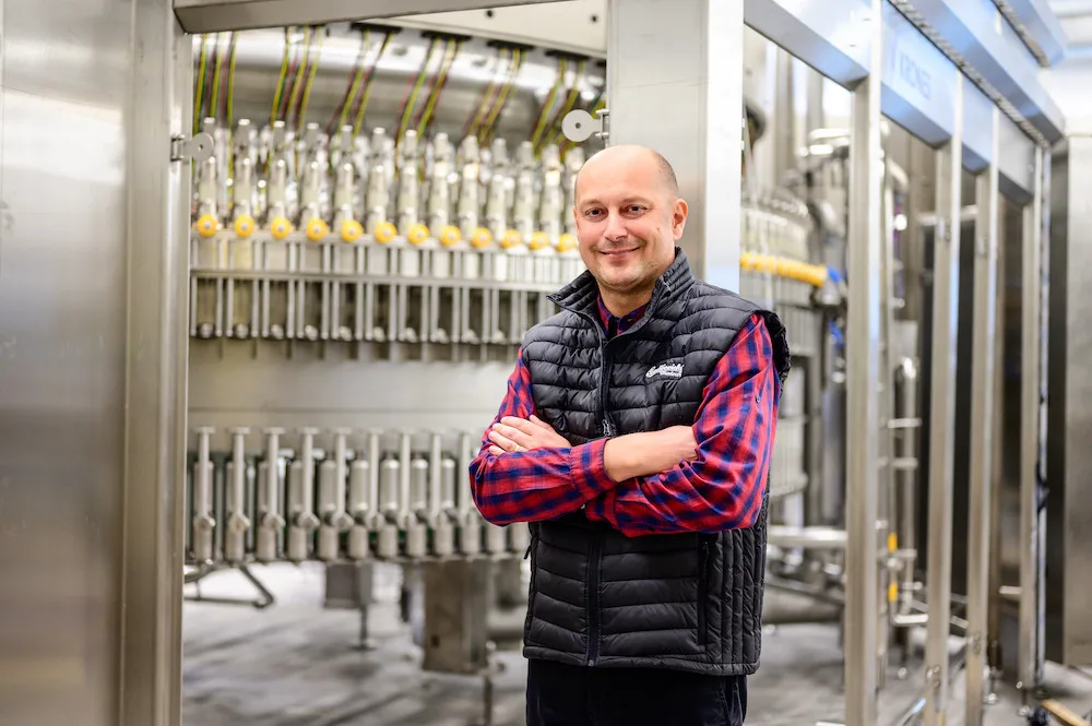 Budvar má novou linku na stáčení piva. Zvládne naplnit 40 tisíc lahví za hodinu