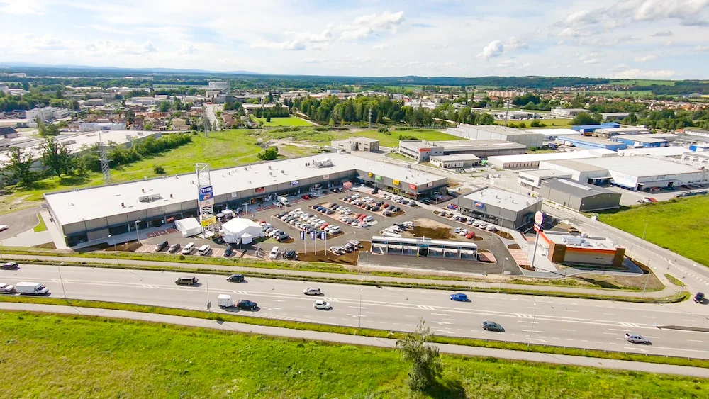 Očekávané nové obchodní centrum Retail park Okružní: V pondělí otevíráme