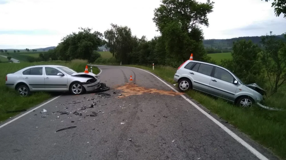 Dvaapadesátiletá žena nepřežila čelní střet u Červeného Hrádku