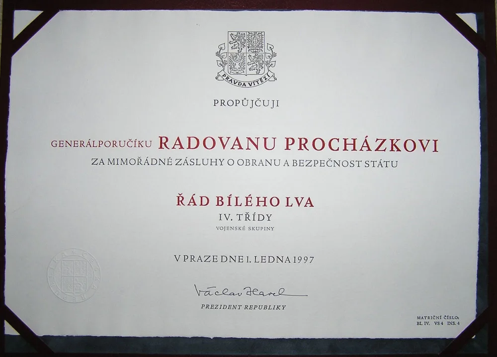 Zemřel politický vězeň a šéf zpravodajských služeb Radovan Procházka