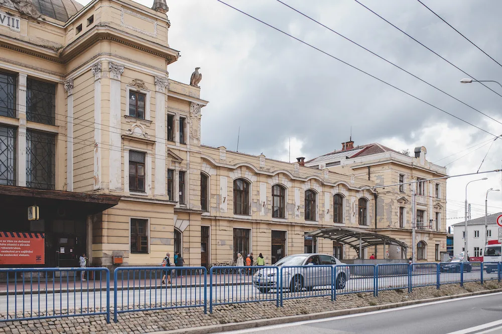 Rekonstrukce vlakového nádraží oficiálně začala. Práce vyjdou na více než 650 milionů korun